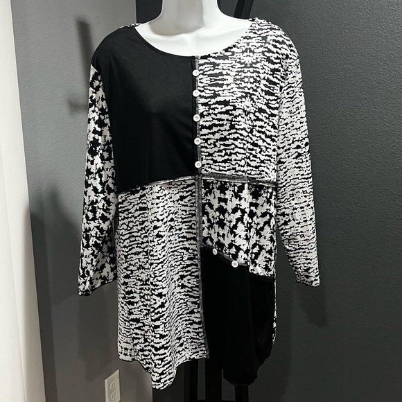 Tops - Multi-Pattern Black and White Women’s Top